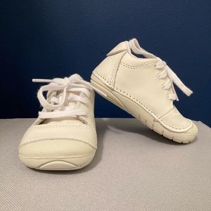 4 WIDE. Stride Rite.